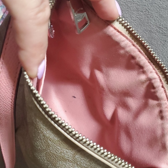 Coach - Picture 4 of 5